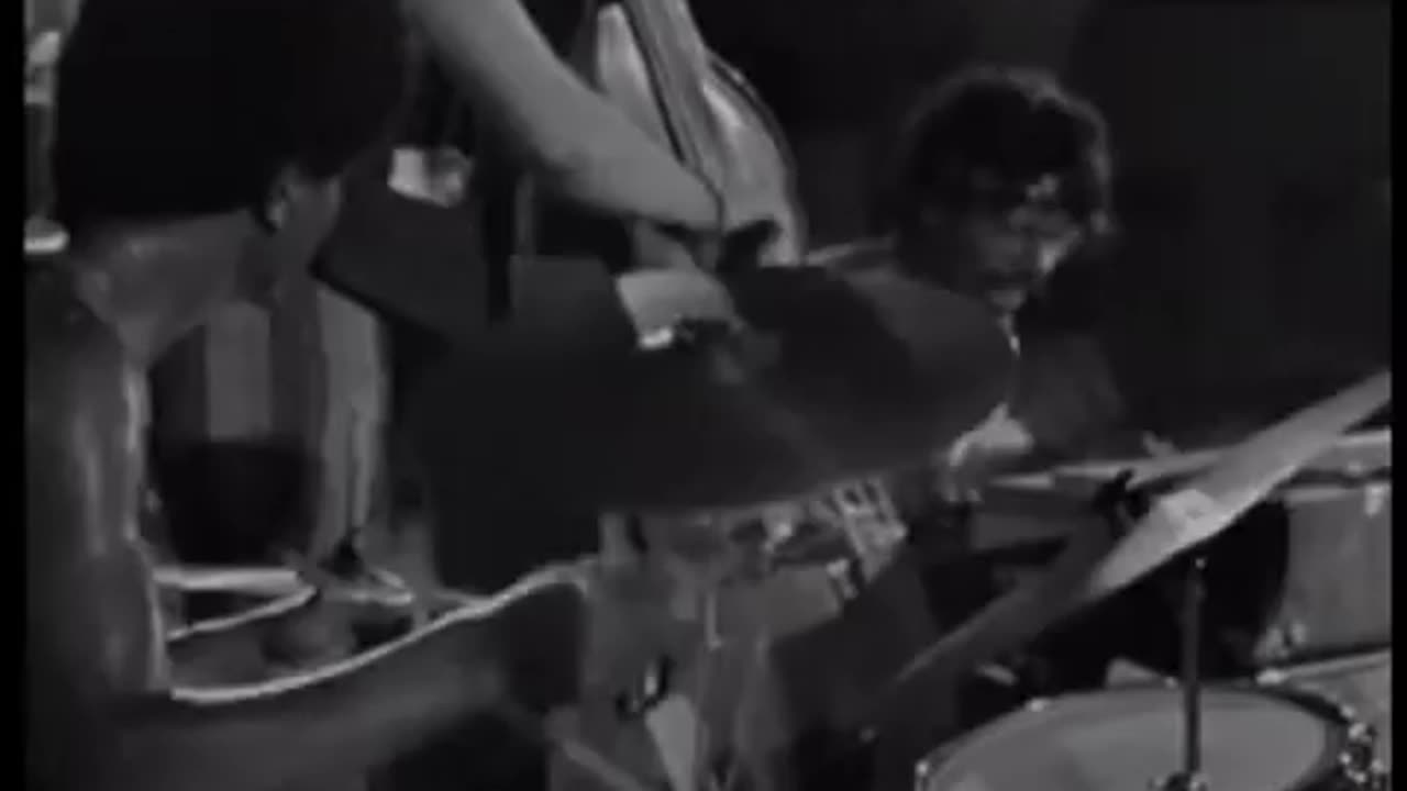 Miles Davis - Live in Antibes, France