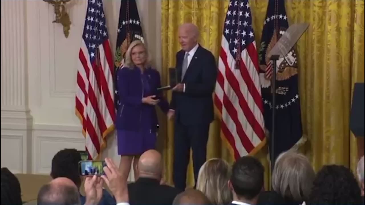Slap in the face to every American. Liz Cheney deserves prison, not a medal.