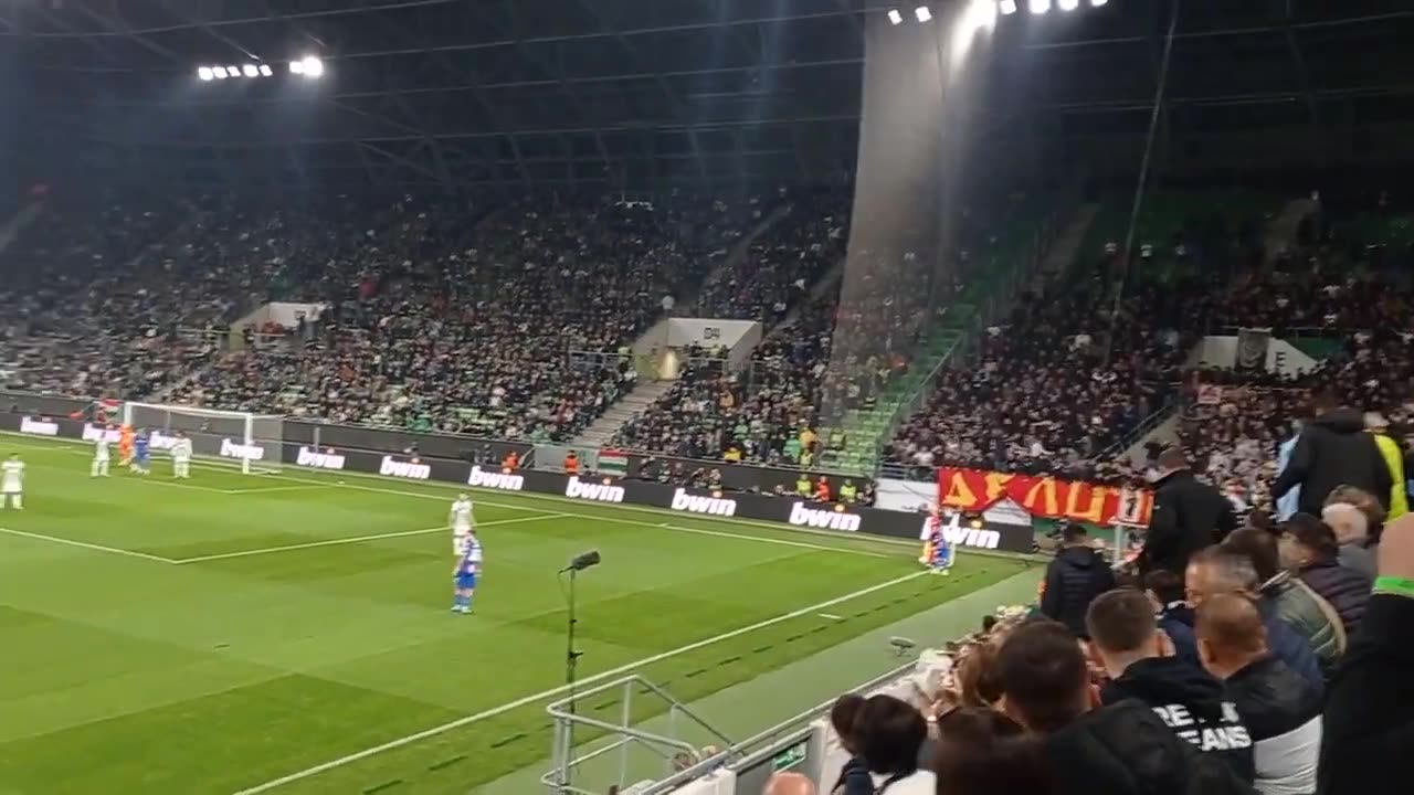 Ferencvaros vs Crvena Zvezda (UEFA Europa League) fantastic atmosphere