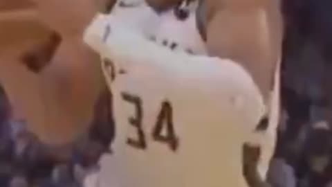 Giannis Pledges Loyalty to Bucks