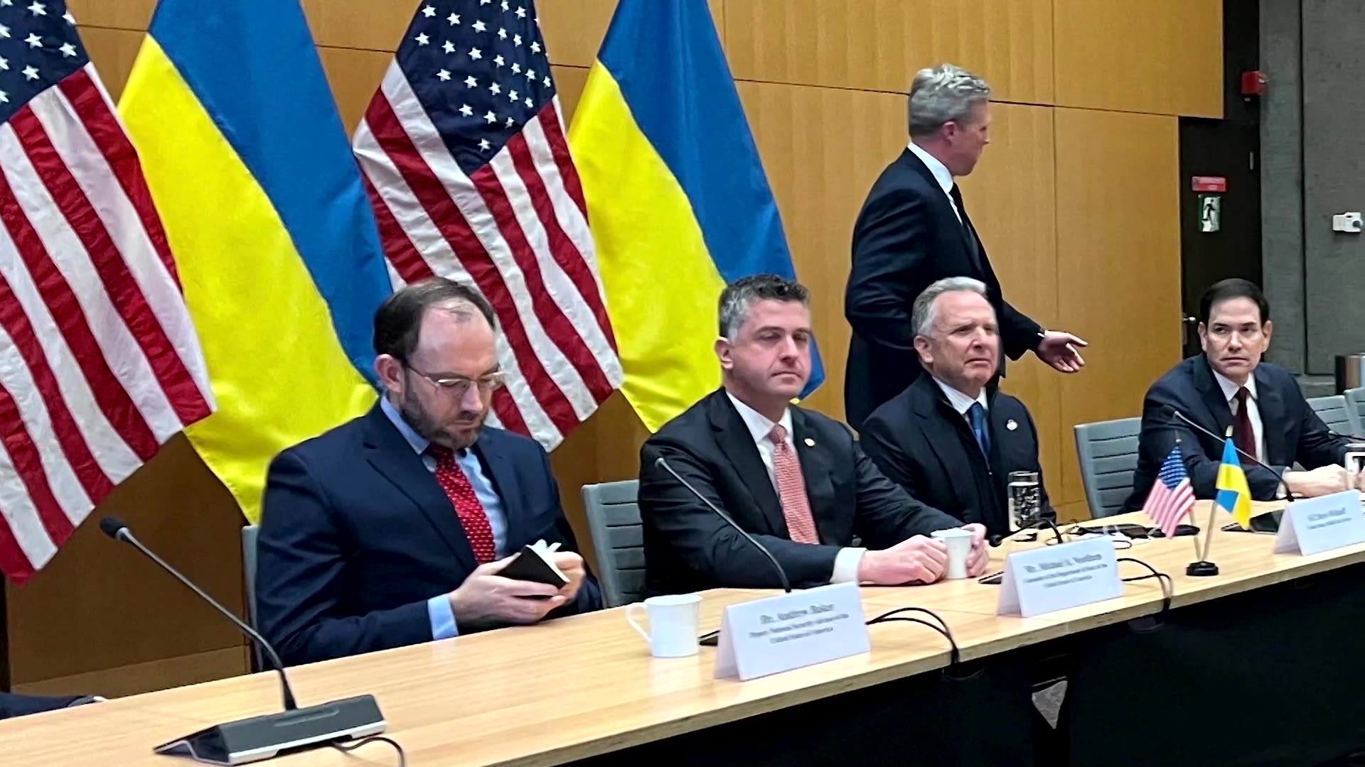 Trump says no firm deadline for Ukraine, Russia to reach peace deal