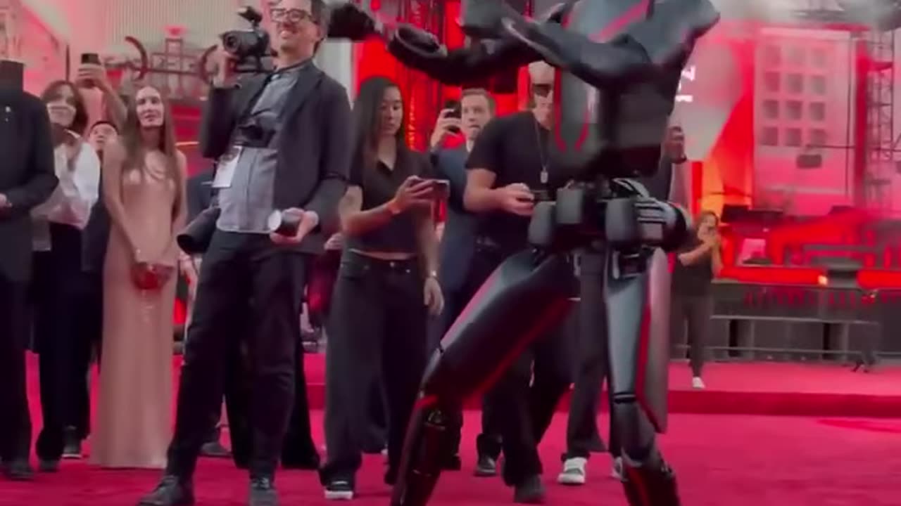 HCNN - new tesla KUNFU Robot will be available for about $30.000