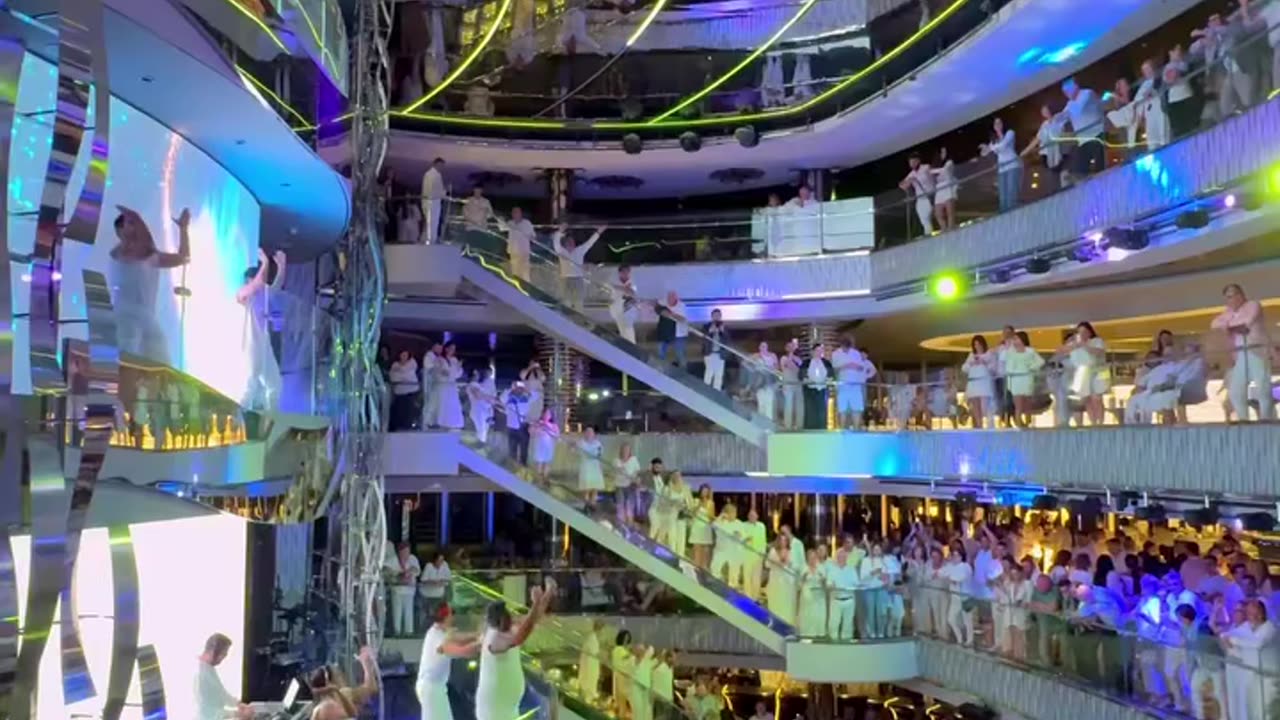 White Party at MSC Seaview 🤩🤗
