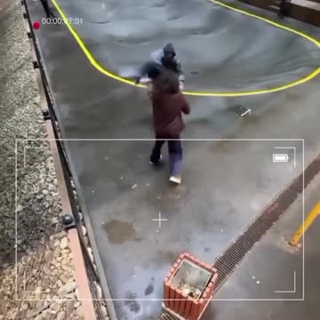 I could watch this all day long… She takes NO sh!t 💪