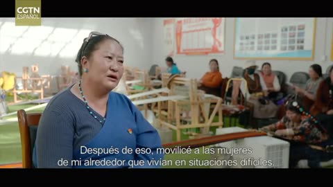 La mujer que inspira en la meseta