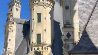 Château de Chambord, believed to be designed by Leonardo da Vinci, has 440 rooms