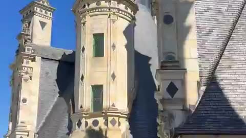 Château de Chambord, believed to be designed by Leonardo da Vinci, has 440 rooms