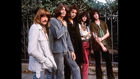 Smoke On The Water ~ Deep Purple ( Live )