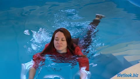 Wetlook girl