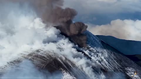 Shpërthen mali Etna në Siçili - Shikoni videoN mbresëlënëse