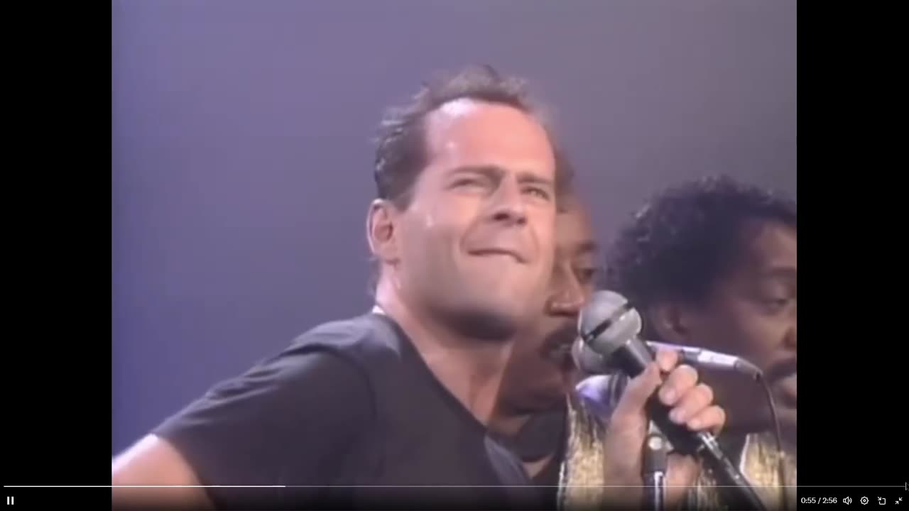 Quick Smile: Bruce Willis-Under The Boardwalk....memories...