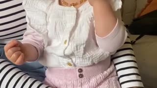 Urocze, zdrowe, bystre i niezaszczepione 14-miesięczne dziecko.