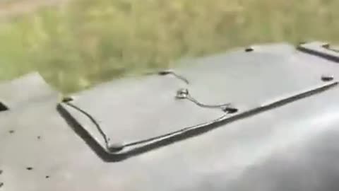 Ukrainian 122-mm self-propelled guns 2S1 Gvozdika flees under heavy fire