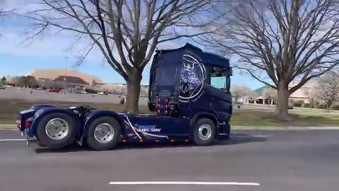 American Truckers Test Drive a Scania for the First Time!