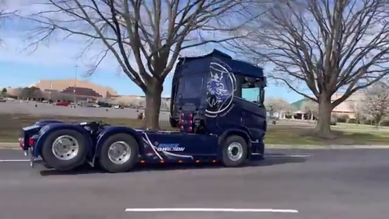 American Truckers Test Drive a Scania for the First Time!