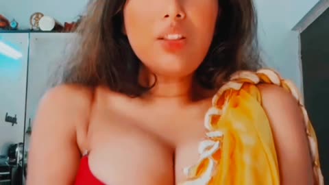 Koi isse khela Khilau 😂😂😂