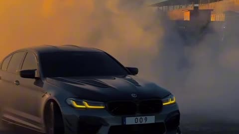 BMW M5 drifting