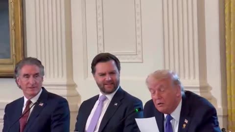 Donald Trump Reads Marco Rubio’s Private Note Out Loud in Meeting