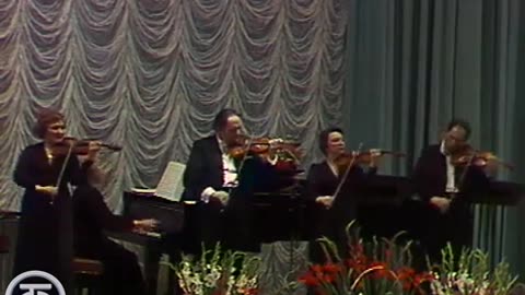 Prokófiev. Vals de la ópera Guerra y Paz. El Conjunto de Violines del Teatro Bolshoi