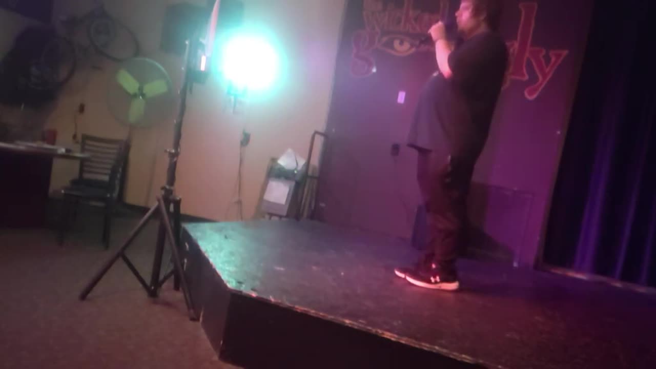 AUTISTIC MAN KILLS TWISTED SISTER- WE'RE NOT GONNA TAKE IT LIVE COVER