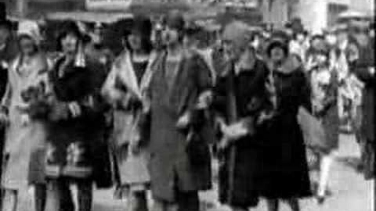 [Nov 28, 2007] "Edward Bernays" on Propaganda and Council on Public Relations [observationspring]