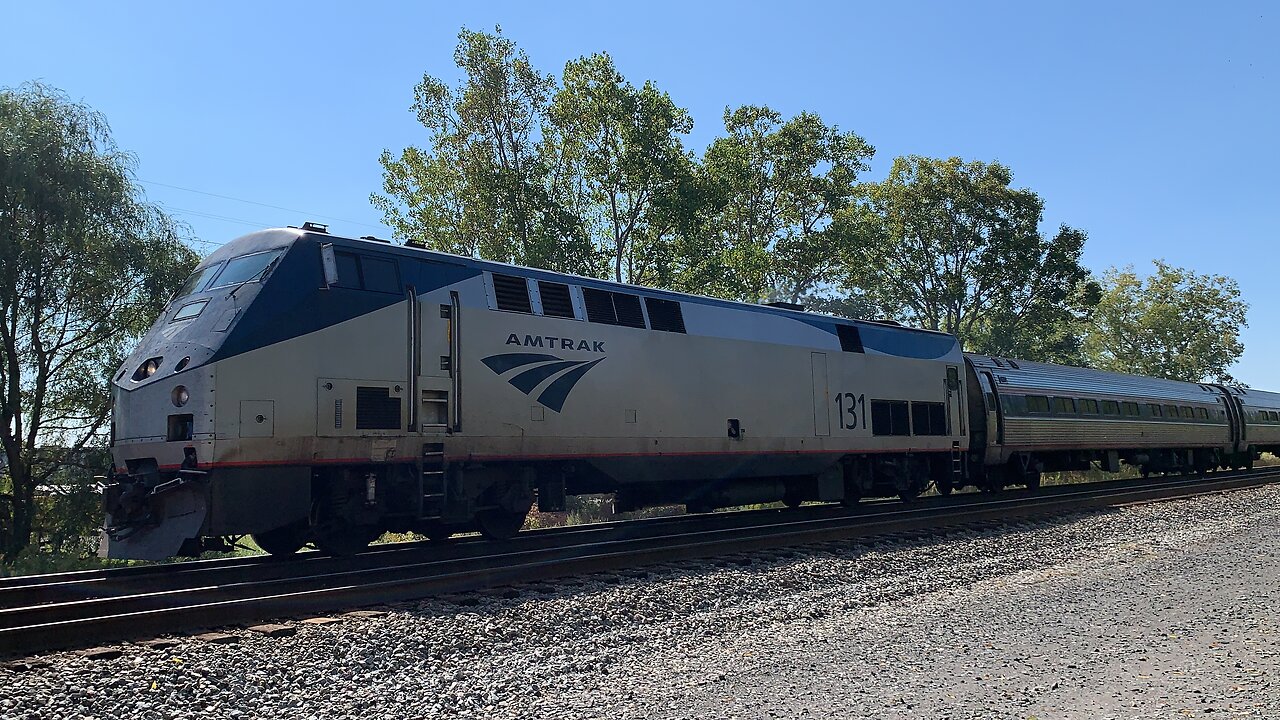 Amtrak 131 gives us a horn salute