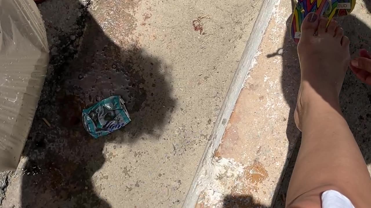 Life Hack for Washing Your Feet at the Beach