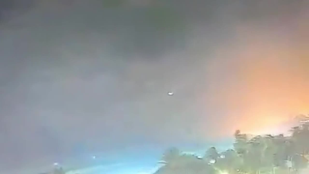 Mysterious Activities Around LA Wildfire Caught on TV News