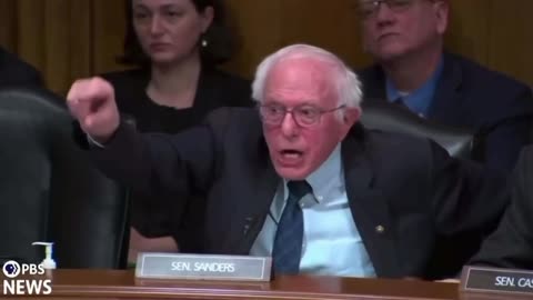 HOLY SHIT 👀 RFK Jr. calls out Bernie to his face about accepting millions from Big Pharma