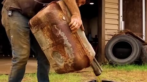 "Turning Trash into Treasure: Watch This Old, Damaged Jeep Get a Stunning Restoration! 🚗✨"