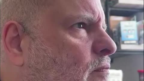 Powerful Floss: Adjustable Pressure for Optimal Cleaning!