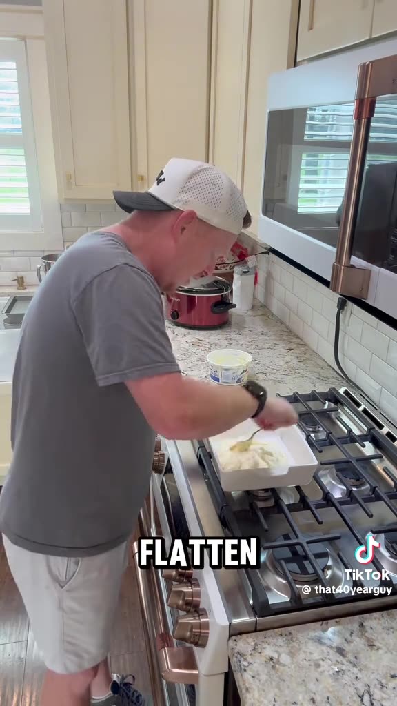 YOU’RE TELLING ME FOR 40 YRS I COULD OF BEEN DIPPING MY APPLES IN WHAT⁉️