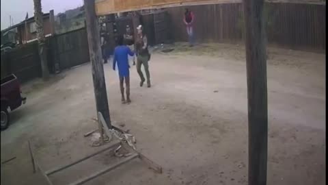 Video captures the moment a group of alleged ICE agents stormed a familys property in Texas