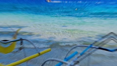 "🌊 Breathtaking Beach Waves Under a Dreamy Sky ☁️ | Nature's Beauty Revealed!"