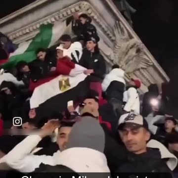 Chaos in Milan: Islamists Storm Christmas Market with Flags and Blaring Music