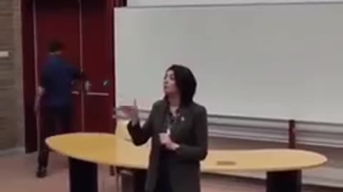 Zionist propaganda expert doesnt get an easy time teaching zio students on protecting Israel