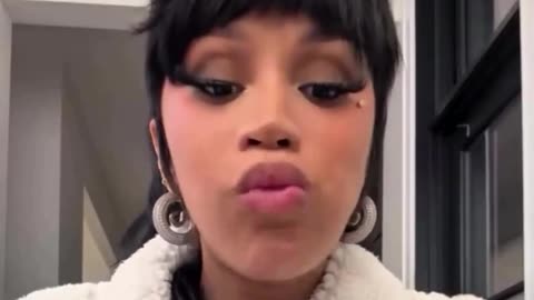 Fan Asks Cardi B for $20