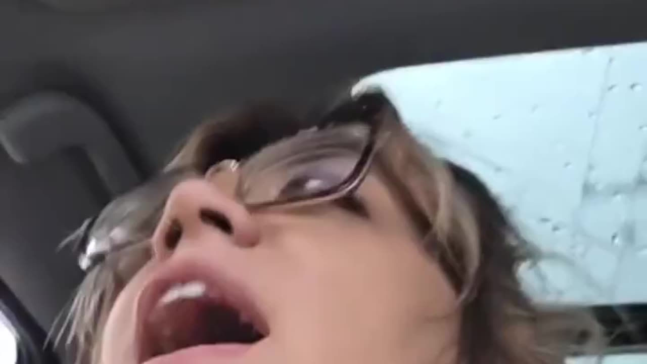 Leftist melts down over being attracted to Republican men.