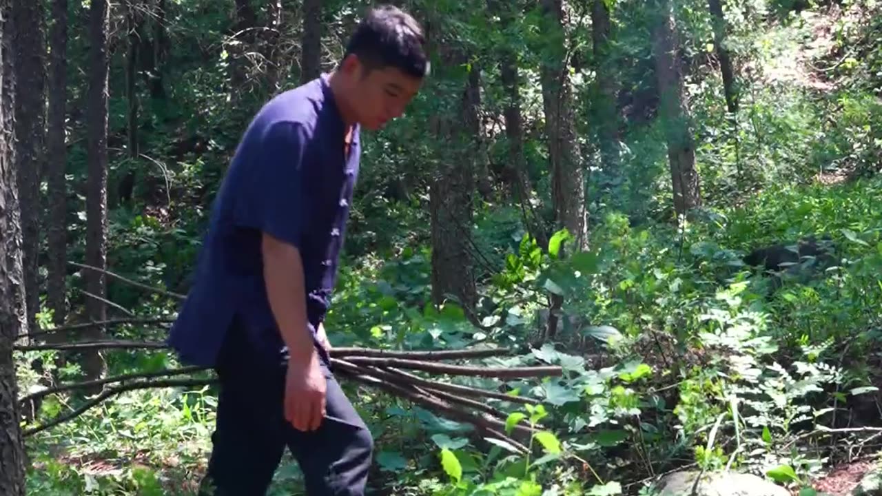 松烟墨“色黑如漆,研之无声”被列为贡品。#百young非遗计划#非遗守护人#非遗有好物#vivoXFold5