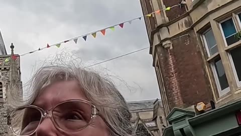 Adventure Elliot - SCARY_ Woman warns of ISLAM in the UK 🇬🇧