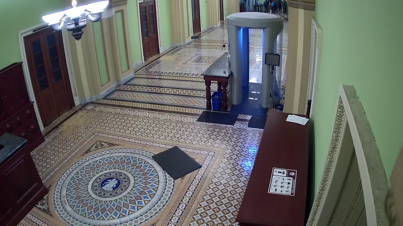 0304USCS03SenateGallerySWnearS324_2021-01-06_19h00min02s173ms.mp4