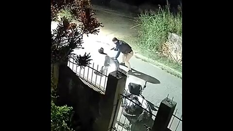 Hombre recibe 8 disparos frente a su casa en Brasil y sobrevive