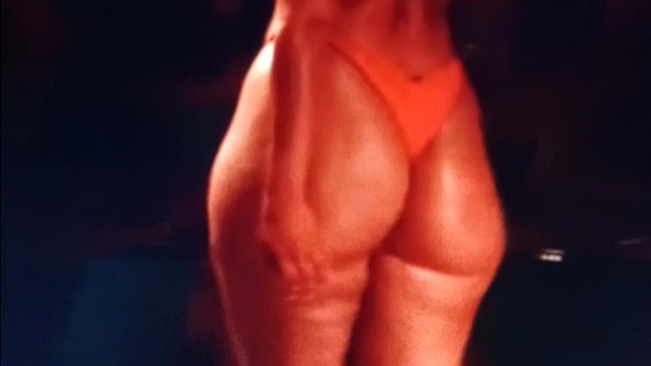 Juicy swimsuit jiggle