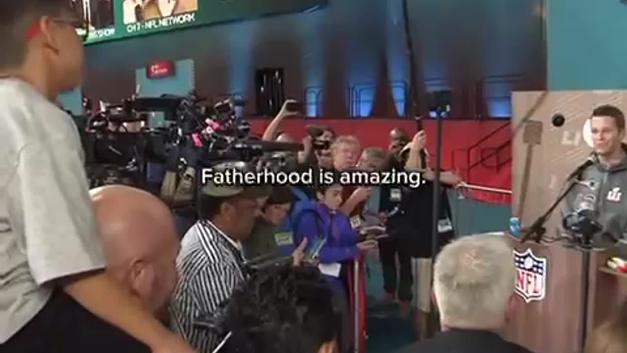 THIS MOMENT BETWEEN THE FATHER AND DAUGHTER IS ONE OF THE CUTEST THINGS EVER