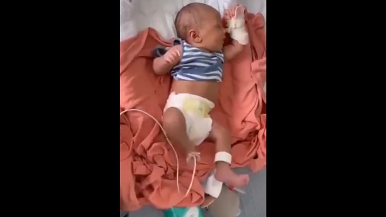 INFANT HAS COVID-19 VACCINE SIDE EFFECTS BECAUSE MOTHER WAS FORCED TO TAKE SHOT BEFORE DELIVERY❗