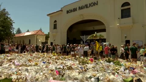 Albanese booed as Australia honors Hanukkah shooting victims