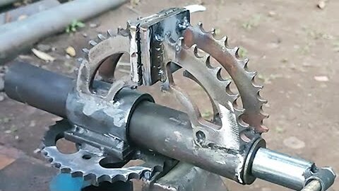 A Creative Idea: Making a Sitting Vise from Used Pipes and Gears