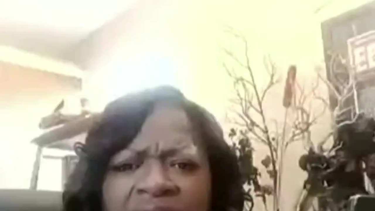 Detroit police officer caught on Zoom court hearing with no pants