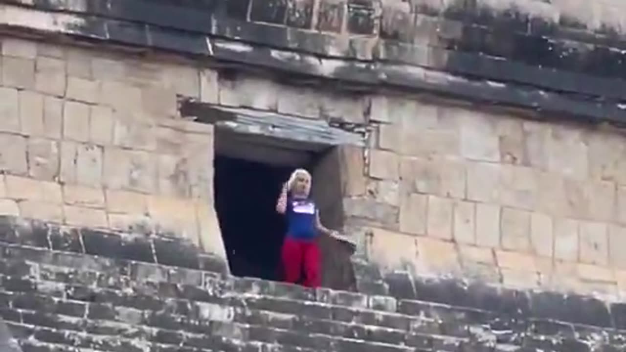 Angry crowd immediately jumps tourist for climbing ancient structure