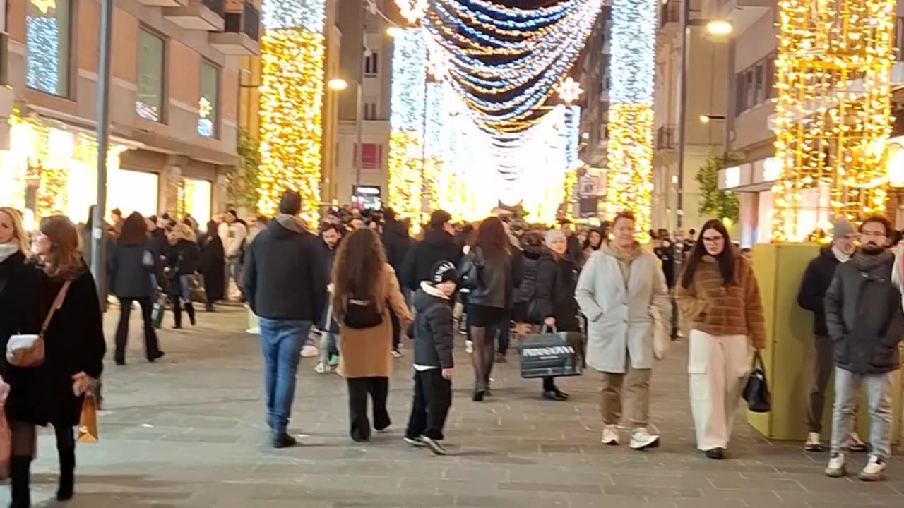 JENNA ORTEGA IN ITALY